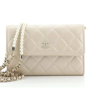 Lambskin Chanel Pearl Paris-Hamburg Bag